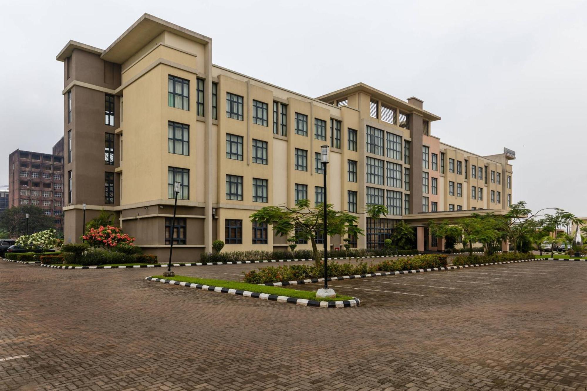 Protea Hotel By Marriott Benin City Select Emotan Exterior foto
