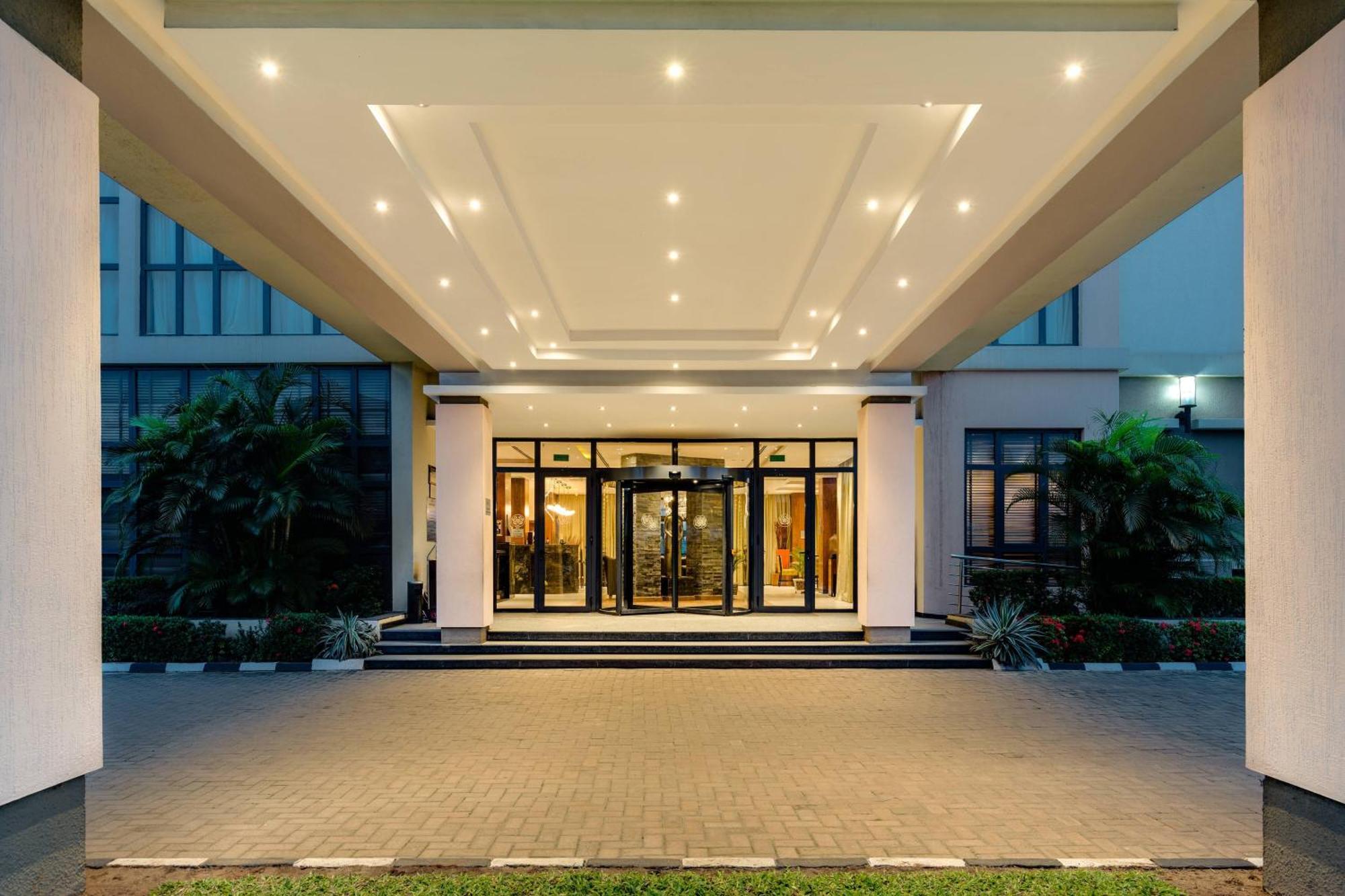 Protea Hotel By Marriott Benin City Select Emotan Exterior foto